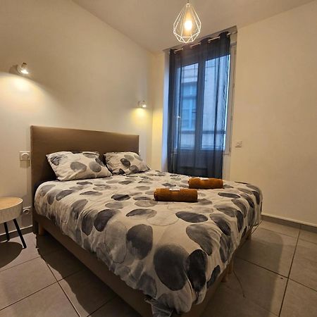 Le Contemporain-2 Chambres-Vue Eglise Saint Paul นีมส์ ภายนอก รูปภาพ