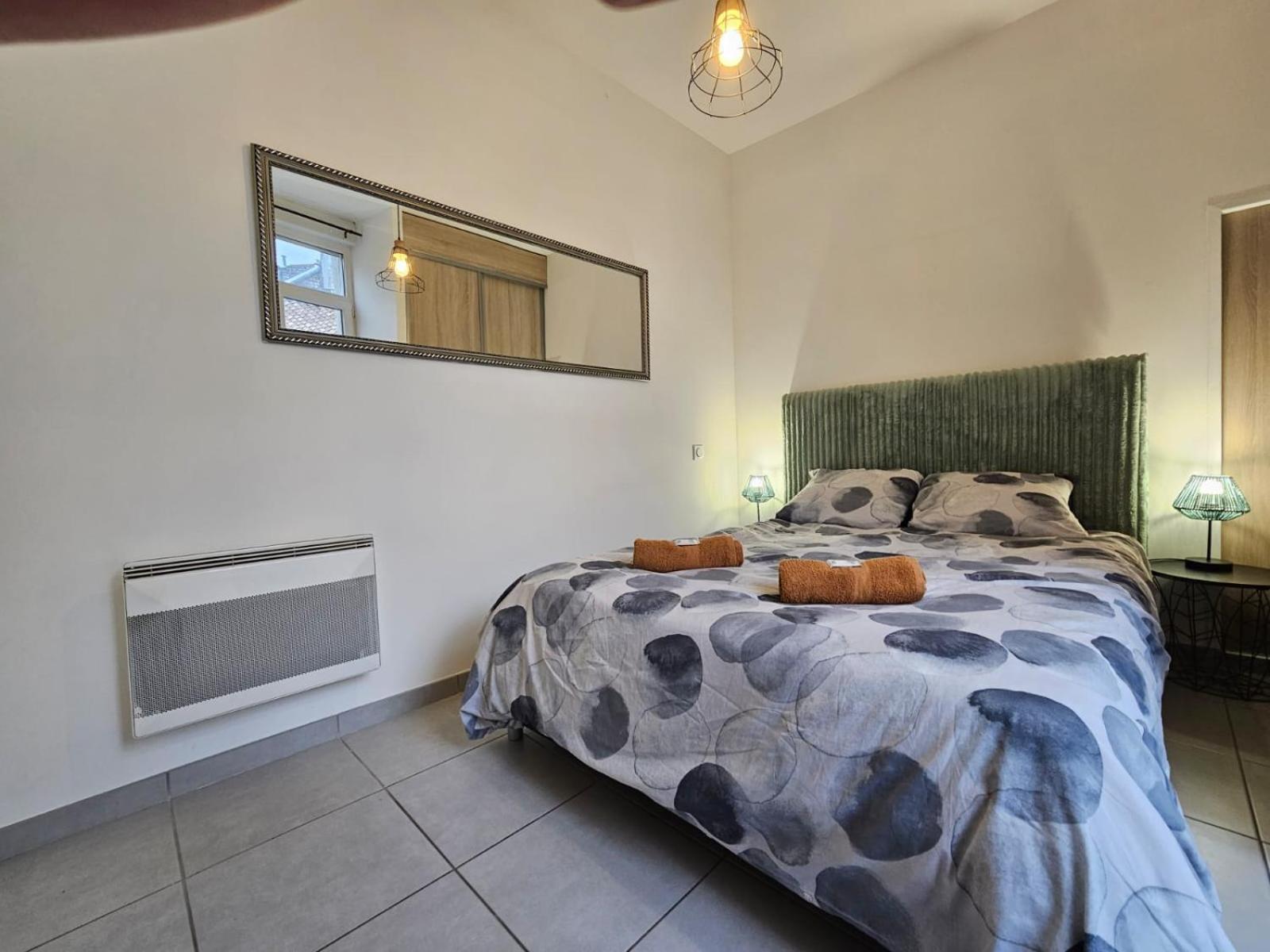 Le Contemporain-2 Chambres-Vue Eglise Saint Paul นีมส์ ภายนอก รูปภาพ