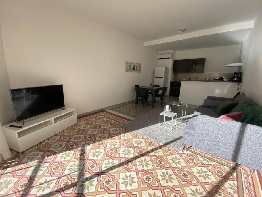 Le Contemporain-2 Chambres-Vue Eglise Saint Paul นีมส์ ภายนอก รูปภาพ